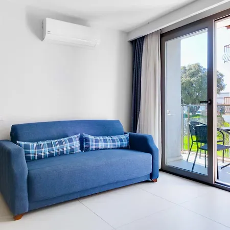 Stylish Flat W Pool N Balcony 5 Min To * Gumbet