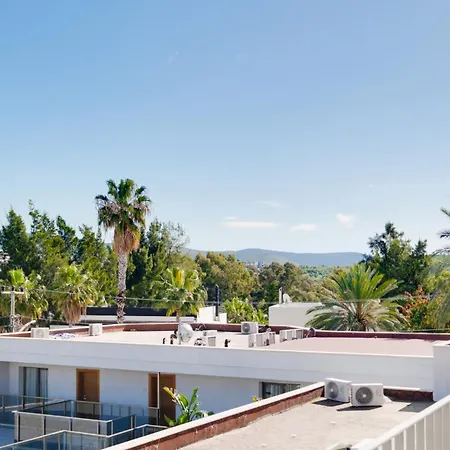 Stylish Flat W Pool N Balcony 5 Min To Apartmán